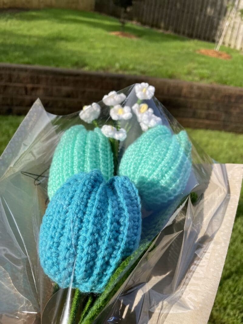 Image of crochet tulip bouquet.